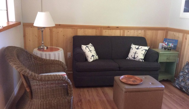 A cozy place to stay with access to the beach