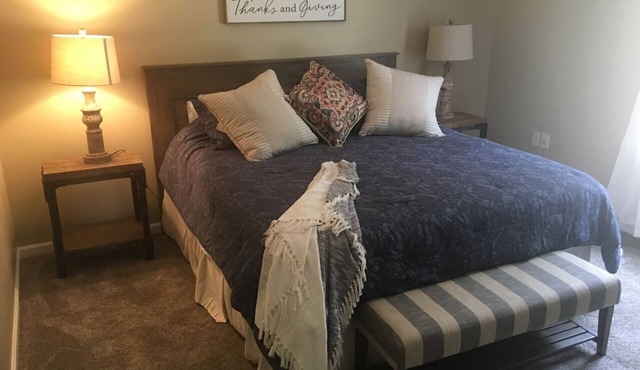 a cozy, quiet, rural hideaway close to everything2