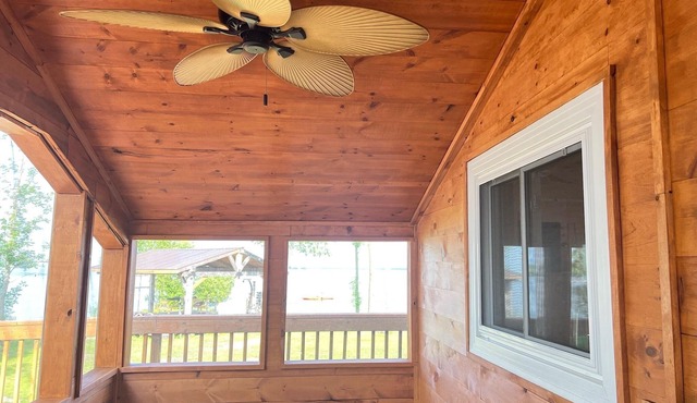 A cozy riverfront cottage, Grandfather’s Landing cottage provides it all!