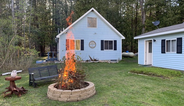 A creekside cabin for a relaxing getaway in the woods and near trails