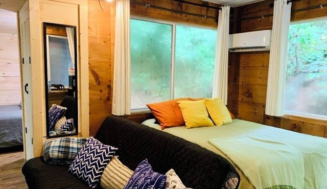 A Curious Cabin in Daniel Boone National Forest 🌳