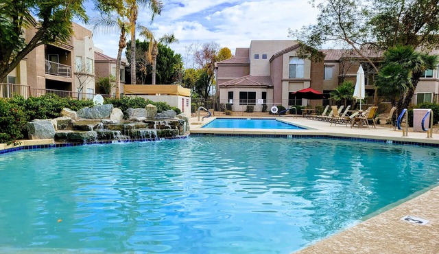 A cute and cozy 1 bedroom,1bathroom condo in the heart of North Phoenix!