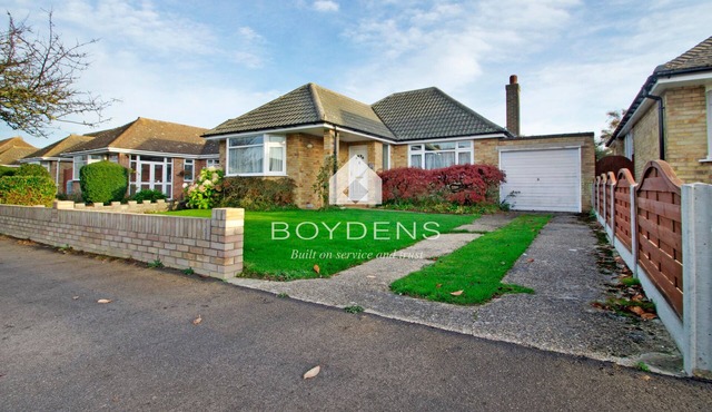 A delightful bungalow ideally located in a quiet tree-lined avenue and close to the seafront