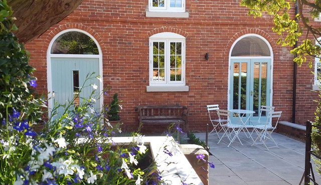 A delightful mews cottage within the private grounds of Breedon Hall