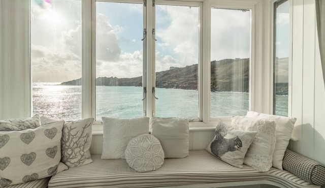 A dream seaside escape perfect for taking in the beauty of the Cornish coastline
