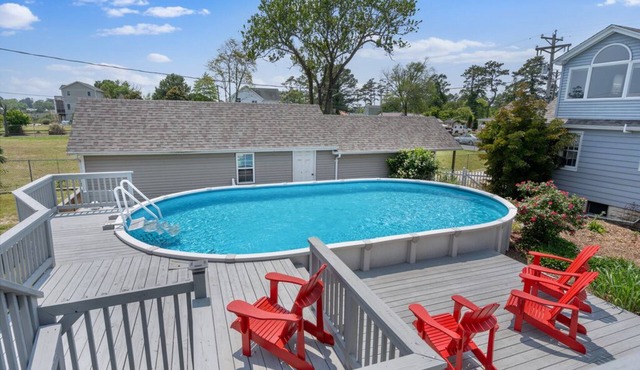 A fabulous Pet-Friendly home that sleeps 10 in 4 Bedrooms, with a Private Pool!