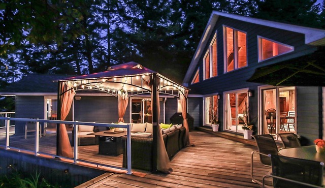 A Family Affair! Unique 3 cottage property on Lake Muskoka!