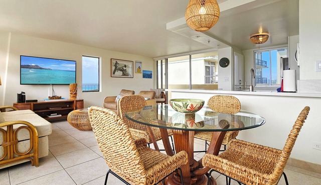 A Family Favorite on Hawaii's Gold Coast 11th Floor Oceanfront Condo