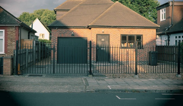 A family friendly stay with entertainment, large garden & mins from London city