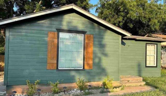 A family-friendly, tranquil oasis on Beverly Drive.