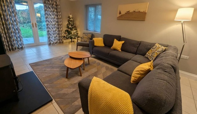 A Family Home Near Estuary & Llansteffan Castle