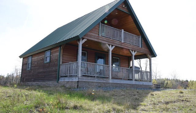 A Family Owned & Family Oriented Cabin Retreat