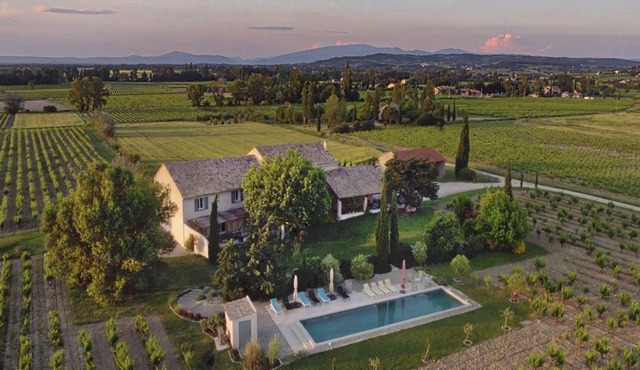 A farmhouse in Provence, near Mont Ventoux, absolute calm amidst the vineyards.