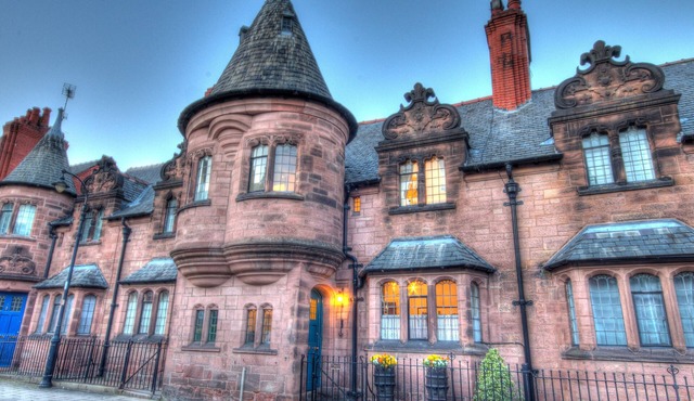 A fascinating grade II listed cottage within the heart of historic Chester