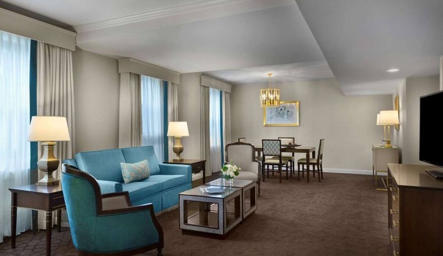 A Few Minutes Walk From World Chess Hall of Fame! W/Pool, Parking & Cinema!