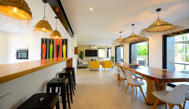 A few steps away from the beach, villa Escale