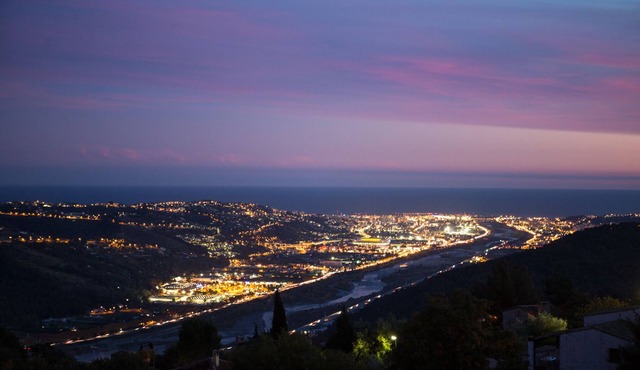 A flat nestled in a high standard villa with swimming pool sleeps 4 to 6 people