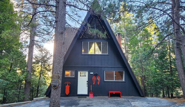 A-Frame - 4 Bedroom + Loft Game Room Lake Access Fenced Yard AC
