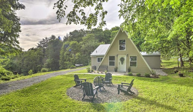 A-Frame Cabin w/Hot Tub: 5 Mi to Waterford!