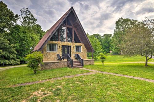 A-Frame Cabin w/Hot Tub, Walk to Kentucky Lake!