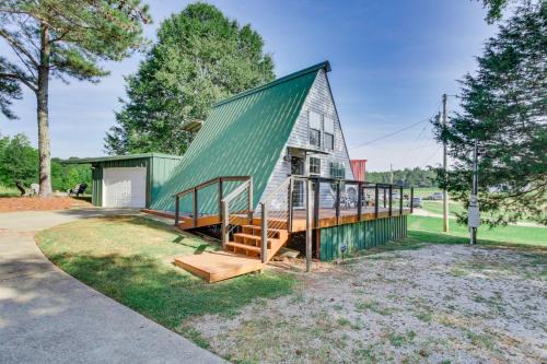 A-Frame Home ~ 6 Mi to Tennessee River!