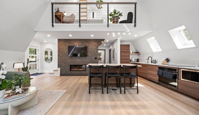 A-Frame Modern Minimalist Dream: 3-bed, 2bath; Hot Tub & Cold Plunge