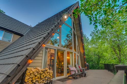 "A" Frame of Mind - 4 bed/3 bath, Close to Resort/Hiking, Hot Tub, Sauna, Views, Outdoor Fire Pit