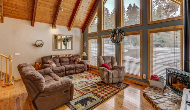 A-Frame of Mind - Hot Tub - Pet-friendly - Trailer Parking - Wildlife - Quiet - Riverwalk access