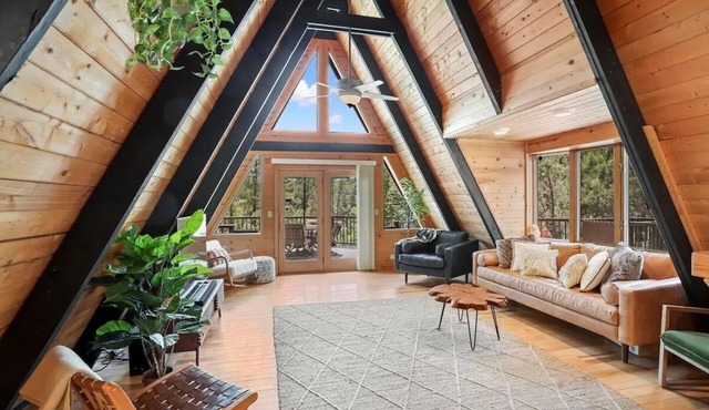 A-Frame On The Rocks. Hot Tub. Payson. Waterwheel.