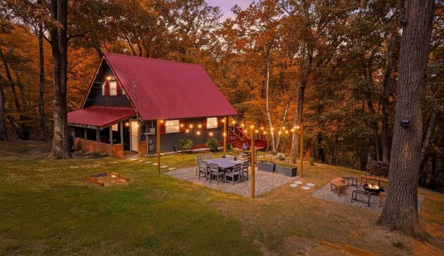 A Frame~ Shenandoah Escape~ Fire Pit~ Hot tub~ BBQ