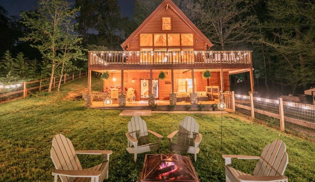 A-Frame w/Hot Tub, K beds +more!