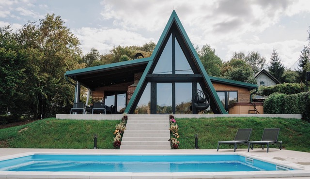 A-Frame Wellness Chalet 2 Bedrooms Sauna, Jacuzzi & Private Pool