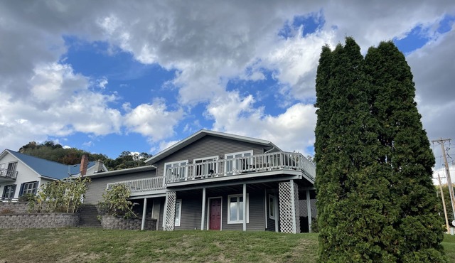 A fully remodeled home overlooking Mississippi River in a charming river town!