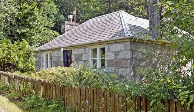 A rural, detached cottage within the historic grounds of the Bargaly Estate.