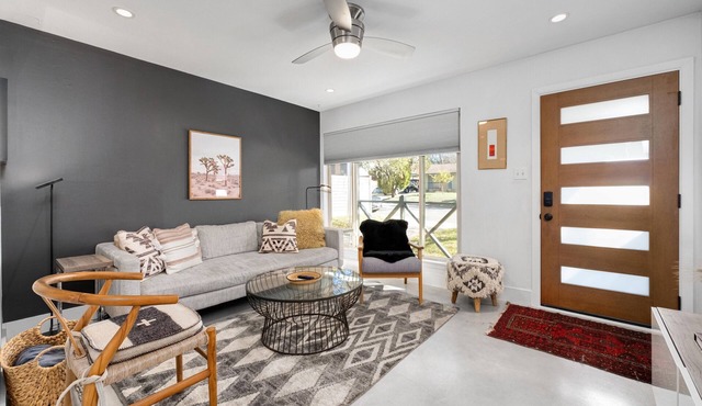 A gem in “close-in” South Austin