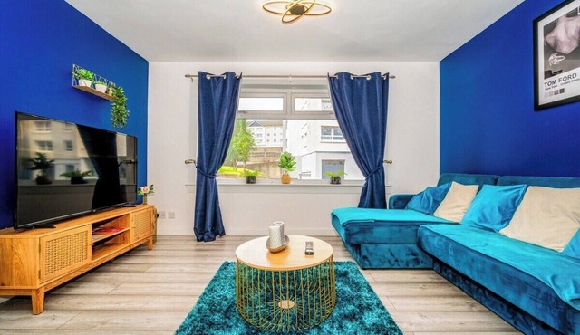 A Gem in Greenock - Sleeps 8