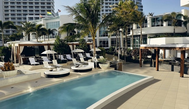 A Gem in Miami Beach! 4 Oceanfront Units, Direct Beach Access, Outdoor Pools
