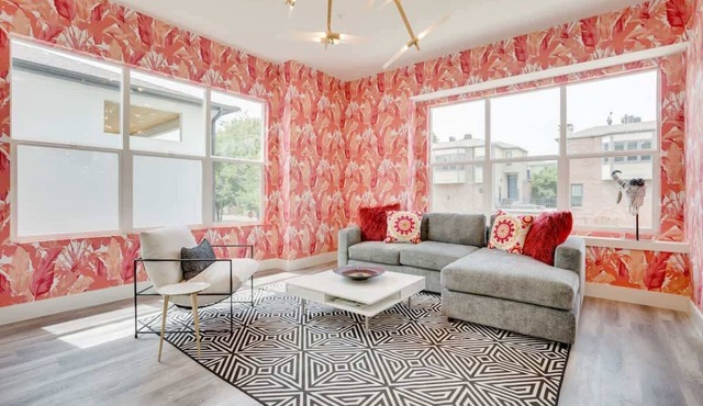 A Gilbert · Driem House |Chic | Highland Park Adjacent