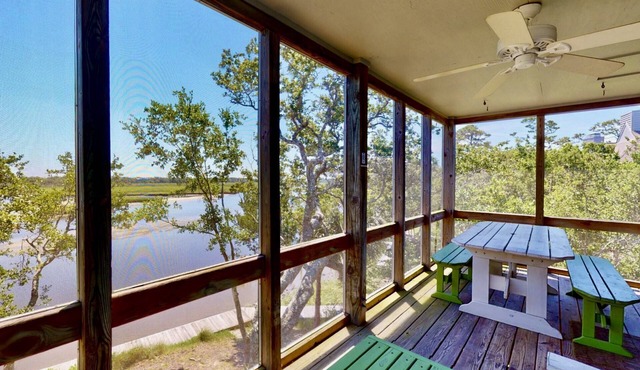 A Golden Retreat -Timbercreek Upper Unit, Dog Friendly, Pool, Kayaks, Marsh/BHI Creek, BHI Club+Golf