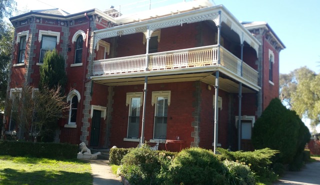 A Grand Mansion in Yarraville with off street parking