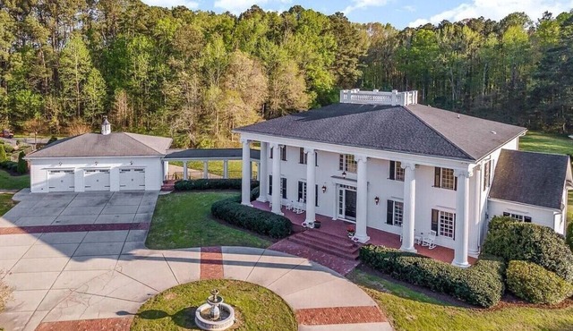 A Grand Private Estate Designed for Memorable Stays in Durham
