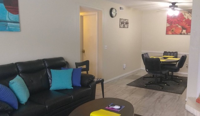 A GREAT FIND! Discounts for this Lovely, Clean, Colorful & Comfy 2B/2B Condo!