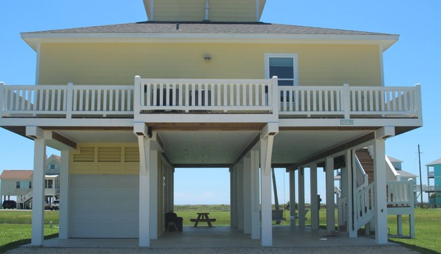 A Great Getaway, 5⭐️, 2nd Row Home w/Great Views & Many Amenities."