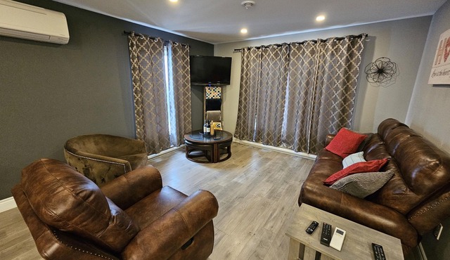 A great hilltop getaway with unbelievable sunsets and privacy.