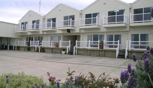 A Great Ocean View Motel