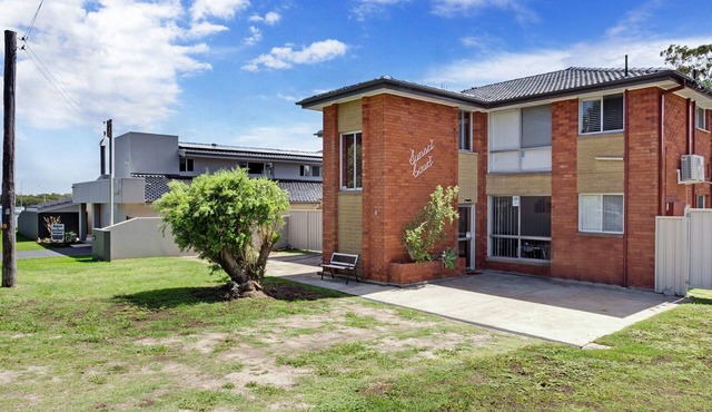 A ground floor unit, just 20m from the water