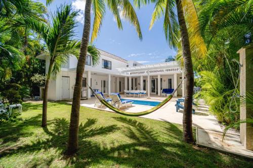 A Guest Dream Villa Blue at Punta Cana Village
