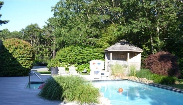 A Hamptons gem, Near the Beach!
