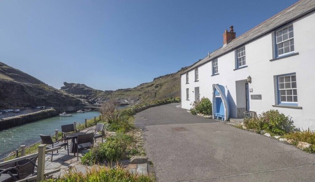 A harbourside four bedroom cottage with breathtaking views