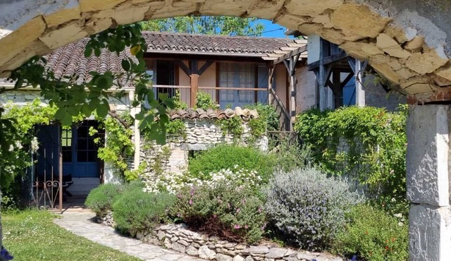 A haven of peace between Montcuq and Lauzerte (Lot)